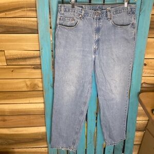 Vintage 2000 Levi’s 550 relaxed fir jeans size 36x30 (tag 38x30) distressed